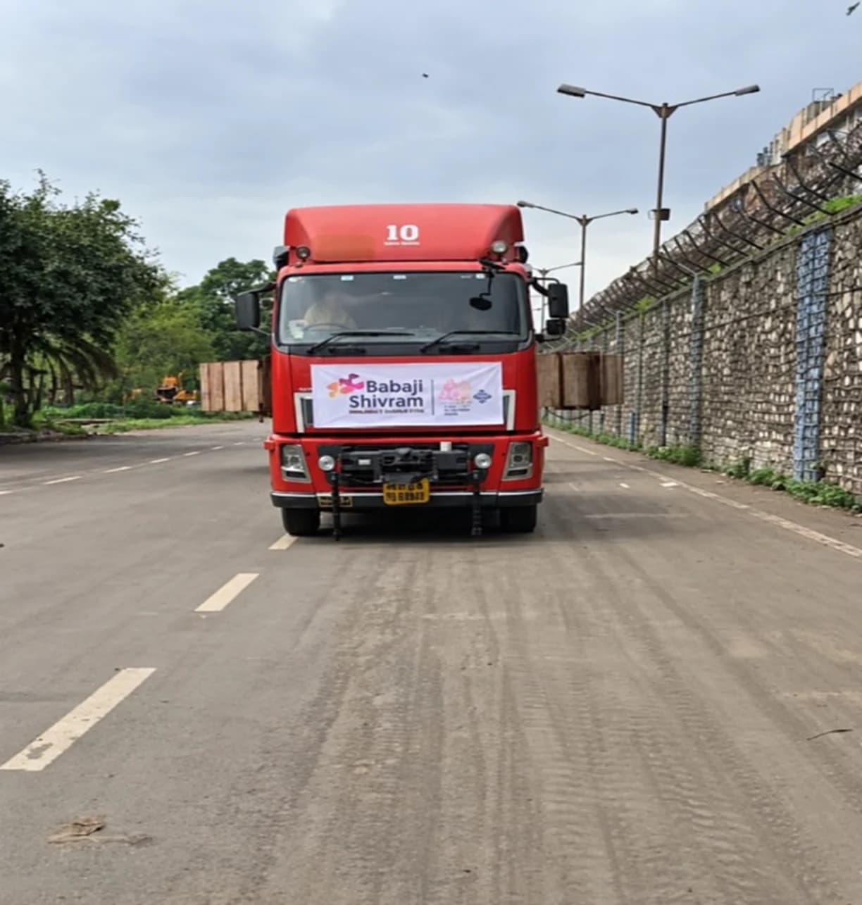 Road transport of a kiln ring